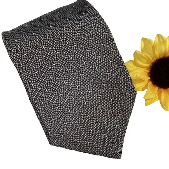 Ralph Lauren Purple Label Gray Geometric Italian Hand Made Tie 58 x 3.25